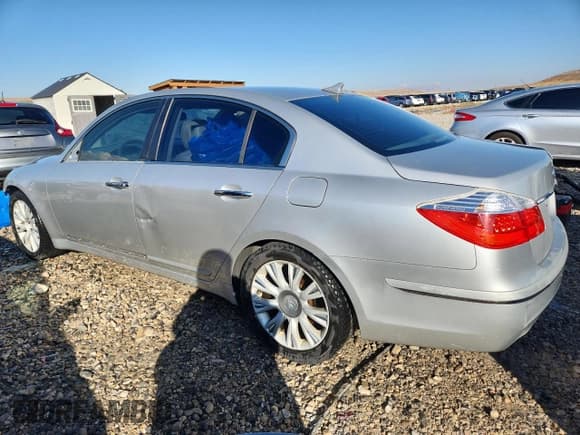 ✅ 2009 Hyundai Genesis • VIN: KMHGC46E89U033684 • Лот: 85355955. Опубликован ранее на Copart с пробегом 221 220 миль. Бесплатный доступ к архиву аукционных продаж из США и подробный отчёт об истории автомобиля на DreamBid. Изображение 2.