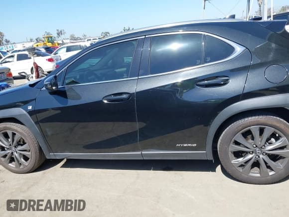 ✅ 2020 Lexus UX 250h F Sport • VIN: JTHE9JBH3L2031805 • Lot: 42282075. Listed on IAAI with 49,071 mi. Free auction sales archive from the USA and detailed vehicle history report at DreamBid. Image 15.