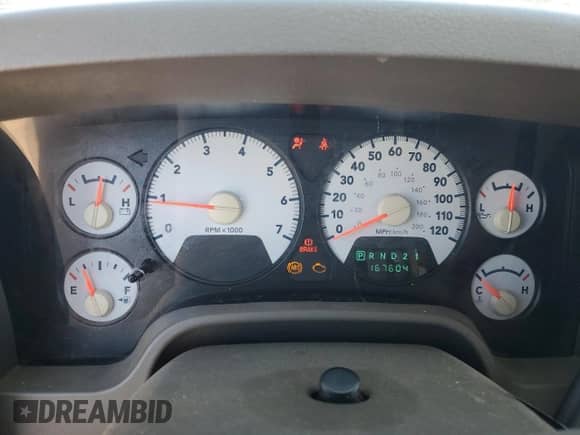 2007 Dodge 1500 SLT z VIN 3D7KS19D47G819989, wystawiony jako Copart lot #76620984 z przebiegiem 167 604 mil mil oraz Szkoda całkowita • Salvage title. Historia ofert i sprzedaży dostępna na DreamBid. Obrazek 9.