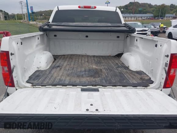 ✅ 2013 Chevrolet Silverado 1500 LT • VIN: 3GCPKSE70DG216846 • Lot: 43545307. Wystawiony na IAAI z przebiegiem 161 922 mil. Bezpłatny archiwum sprzedaży aukcyjnych z USA i szczegółowy raport historii pojazdu na DreamBid. Zdjęcie 17.