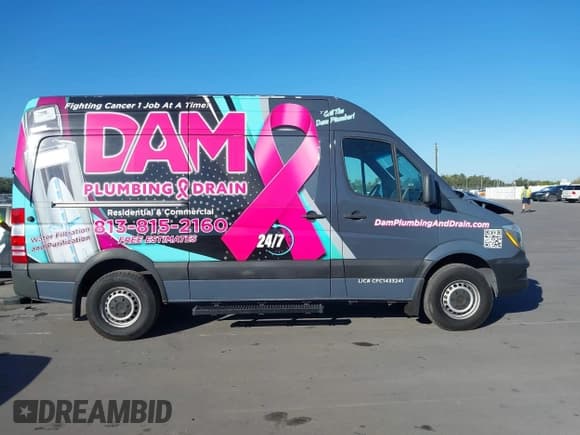 ✅ 2018 Mercedes-Benz Sprinter Cargo Worker • VIN: WD3PE7CD3JP648054 • Lot: 43625298. Wystawiony na IAAI z przebiegiem 60 887 mil. Bezpłatny archiwum sprzedaży aukcyjnych z USA i szczegółowy raport historii pojazdu na DreamBid. Zdjęcie 13.