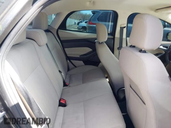 ✅ 2015 Ford Focus SE • VIN: 1FADP3F20FL377934 • Lot: 41918468. Listed on IAAI with 84,830 mi. Free auction sales archive from the USA and detailed vehicle history report at DreamBid. Image 8.