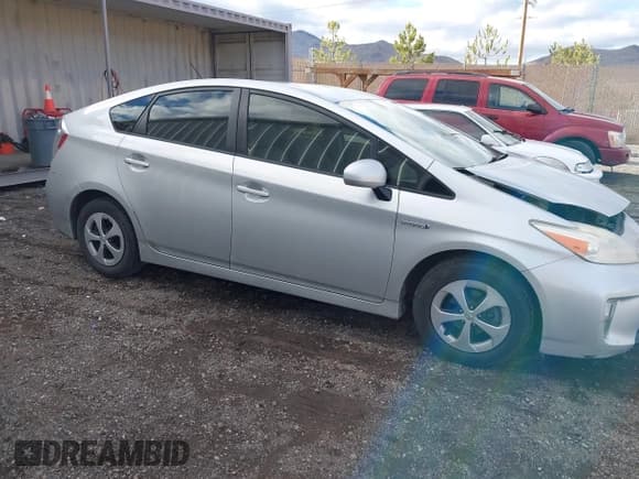 ✅ 2012 Toyota Prius Three • VIN: JTDKN3DUXC5451811 • Лот: 43784772. Опубликован ранее на IAAI с пробегом 142 951 миль. Бесплатный доступ к архиву аукционных продаж из США и подробный отчёт об истории автомобиля на DreamBid. Изображение 13.
