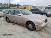 ✅ 2001 Mercedes-Benz E 320 • VIN: WDBJH65J41B312277 • Лот: 70261594. Опубликован ранее на Copart с пробегом 123 702 миль. Бесплатный доступ к архиву аукционных продаж из США и подробный отчёт об истории автомобиля на DreamBid. Изображение 4.