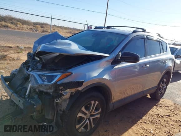 ✅ 2017 Toyota RAV4 LE • VIN: 2T3BFREV2HW672794 • Lot: 41814820. Wystawiony na IAAI z przebiegiem 115 721 mil. Bezpłatny archiwum sprzedaży aukcyjnych z USA i szczegółowy raport historii pojazdu na DreamBid. Zdjęcie 13.