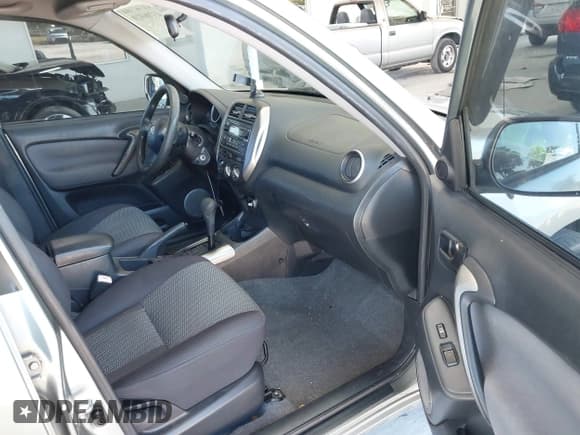 ✅ 2005 Toyota RAV4 • VIN: JTEGD20VX50065600 • Lot: 43706919. Listed on IAAI with 153,170 mi. Free auction sales archive from the USA and detailed vehicle history report at DreamBid. Image 5.