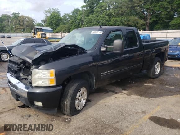 ✅ 2010 Chevrolet Silverado 1500 • VIN: 1GCSCSE22AZ200803 • Lot: 40632274. Wystawiony na Copart z przebiegiem 140 345 mil. Bezpłatny archiwum sprzedaży aukcyjnych z USA i szczegółowy raport historii pojazdu na DreamBid. Zdjęcie 1.