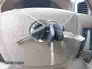 2005 Mercury Mariner Luxury z VIN 4M2YU56175DJ10333, wystawiony jako IAAI lot #41644749 z przebiegiem 174 477 mil mil oraz . Historia ofert i sprzedaży dostępna na DreamBid. Obrazek 11.