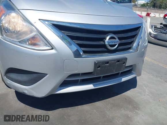 ✅ 2015 Nissan Versa SV • VIN: 3N1CN7AP1FL807211 • Лот: 43016568. Опубликован ранее на IAAI с пробегом 104 739 миль. Бесплатный доступ к архиву аукционных продаж из США и подробный отчёт об истории автомобиля на DreamBid. Изображение 6.