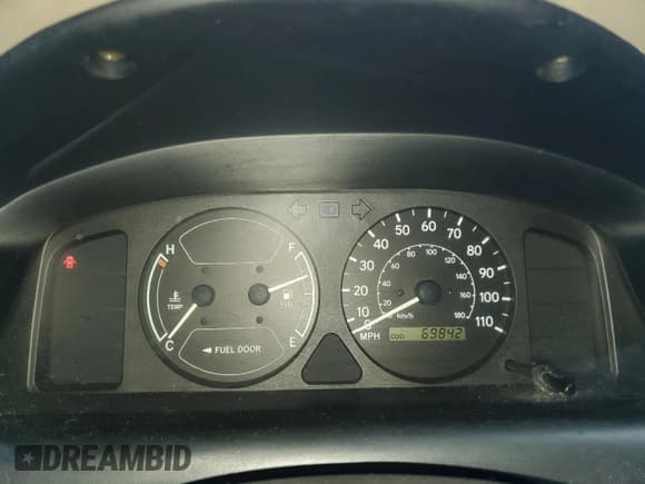 ✅ 2002 Chevrolet Prizm • VIN: 1Y1SK52842Z403833 • Lot: 54382775. Listed on Copart with 69,842 mi. Free auction sales archive from the USA and detailed vehicle history report at DreamBid. Image 9.