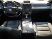 ✅ 2009 Volkswagen Touareg VR6 • VIN: WVGBE77L79D030861 • Lot: 80658425. Wystawiony na Copart z przebiegiem 181 489 mil. Bezpłatny archiwum sprzedaży aukcyjnych z USA i szczegółowy raport historii pojazdu na DreamBid. Zdjęcie 8.