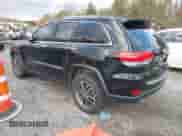2018 Jeep Grand Cherokee Sterling z VIN 1C4RJFBGXJC425372, wystawiony jako IAAI lot #43595448 z przebiegiem 138 472 mil mil oraz . Historia ofert i sprzedaży dostępna na DreamBid. Obrazek 3.