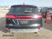 ✅ 2019 Lincoln MKC Standard • VIN: 5LMCJ1C96KUL03945 • Lot: 43717731. Listed on IAAI with Not provided. Free auction sales archive from the USA and detailed vehicle history report at DreamBid. Image 16.
