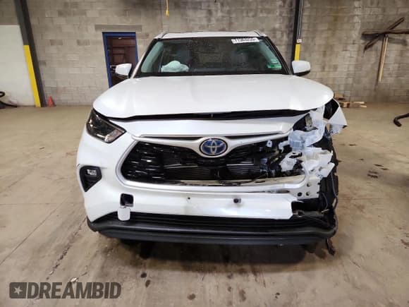 ✅ 2024 Toyota Highlander Hybrid XLE • VIN: 5TDKBRCH3RS140854 • Lot: 71363255. Listed on Copart with Not provided. Free auction sales archive from the USA and detailed vehicle history report at DreamBid. Image 5.