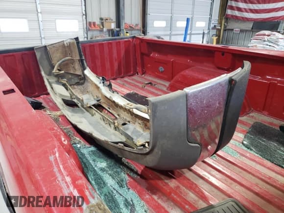 ✅ 2005 Chevrolet Silverado 2500HD Work Truck • VIN: 1GCHK24U85E248335 • Lot: 67031655. Wystawiony na Copart z przebiegiem 214 759 mil. Bezpłatny archiwum sprzedaży aukcyjnych z USA i szczegółowy raport historii pojazdu na DreamBid. Zdjęcie 12.