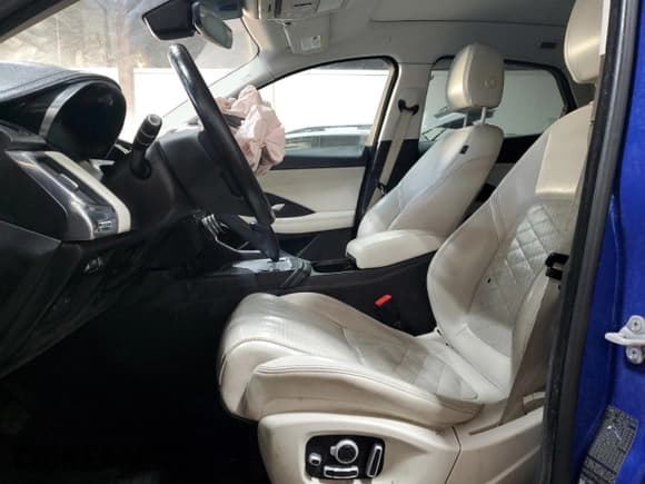 ✅ 2018 Jaguar E-Pace SE • VIN: SADFP2FX5J1Z01340 • Lot: 41626635. Listed on Copart with 104,356 mi. Free auction sales archive from the USA and detailed vehicle history report at DreamBid. Image 7.