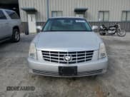 ✅ 2009 Cadillac DTS 1SC • VIN: 1G6KD57Y49U115635 • Lot: 80616455. Wystawiony na Copart z przebiegiem 149 422 mil. Bezpłatny archiwum sprzedaży aukcyjnych z USA i szczegółowy raport historii pojazdu na DreamBid. Zdjęcie 5.