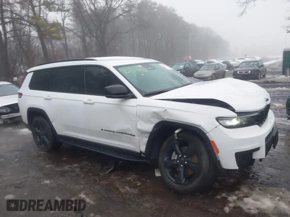 ✅ 2024 Jeep Grand Cherokee Altitude • VIN: 1C4RJKAG8R8556020 • Lot: 41556272. Listed on IAAI with 6,357 mi. Free auction sales archive from the USA and detailed vehicle history report at DreamBid. Image 13.
