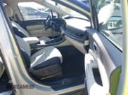 ✅ 2026 Kia Carnival EX • VIN: KNDNC5KAXT6087620 • Lot: 43203434. Wystawiony na IAAI z przebiegiem 1 518 mil. Bezpłatny archiwum sprzedaży aukcyjnych z USA i szczegółowy raport historii pojazdu na DreamBid. Zdjęcie 5.