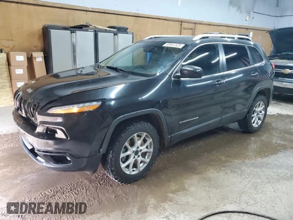 ✅ 2015 Jeep Cherokee Latitude • VIN: 1C4PJMCS7FW501800 • Lot: 90997325. Wystawiony na Copart z przebiegiem 134 958 mil. Bezpłatny archiwum sprzedaży aukcyjnych z USA i szczegółowy raport historii pojazdu na DreamBid. Zdjęcie 1.