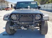 ✅ 2019 Jeep Wrangler Unlimited Rubicon • VIN: 1C4HJXFG8KW537101 • Lot: 69018875. Wystawiony na Copart z przebiegiem 18 058 mil. Bezpłatny archiwum sprzedaży aukcyjnych z USA i szczegółowy raport historii pojazdu na DreamBid. Zdjęcie 5.