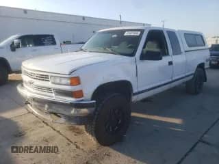 1999 Chevrolet Silverado 1500 с VIN 1GCEK19R9XR145079, выставлен на аукционе Copart как лот 83697954 с пробегом 141 603 миль миль и Списание • Salvage title. История ставок и продаж доступна на DreamBid. Изображение 1.