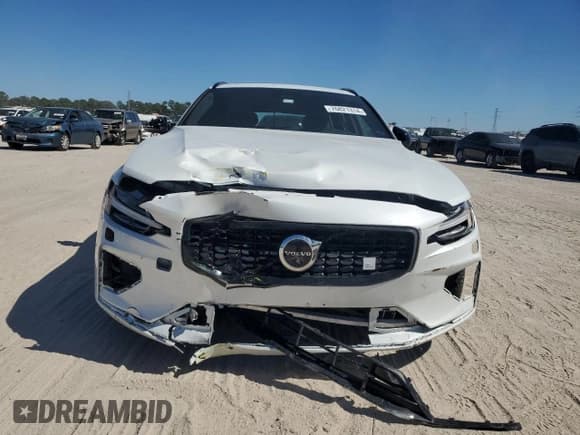 ✅ 2023 Volvo V60 • VIN: YV1H60EP2P1533800 • Lot: 76821314. Wystawiony na Copart z przebiegiem 24 443 mil. Bezpłatny archiwum sprzedaży aukcyjnych z USA i szczegółowy raport historii pojazdu na DreamBid. Zdjęcie 5.