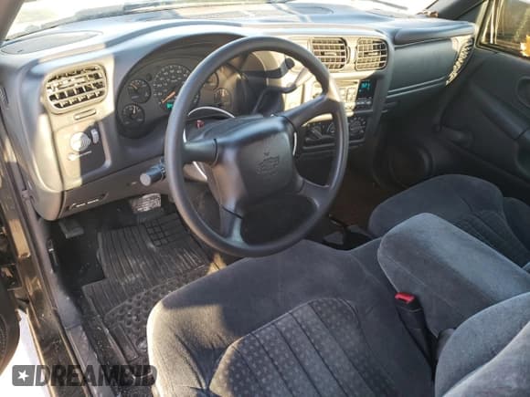 ✅ 2001 Chevrolet S-10 • VIN: 1GCCS145518230350 • Лот: 84817624. Опубликован ранее на Copart с пробегом 85 543 миль. Бесплатный доступ к архиву аукционных продаж из США и подробный отчёт об истории автомобиля на DreamBid. Изображение 8.