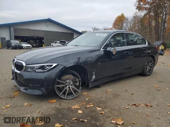 2020 BMW 3 Series 330i xDrive z VIN 3MW5R7J01L8B28368, wystawiony jako Copart lot #90002565 z przebiegiem 98 537 mil mil oraz Szkoda całkowita • Salvage title. Historia ofert i sprzedaży dostępna na DreamBid. Obrazek 1.