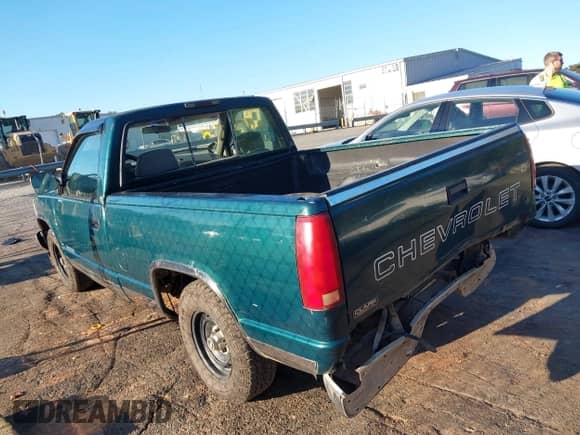1995 Chevrolet Silverado 1500 with VIN 1GCEC14Z8SZ250810, listed as a IAAI auction lot 43402819 with 335,724 mi miles and . Bid and sale history available at DreamBid. Image 14.