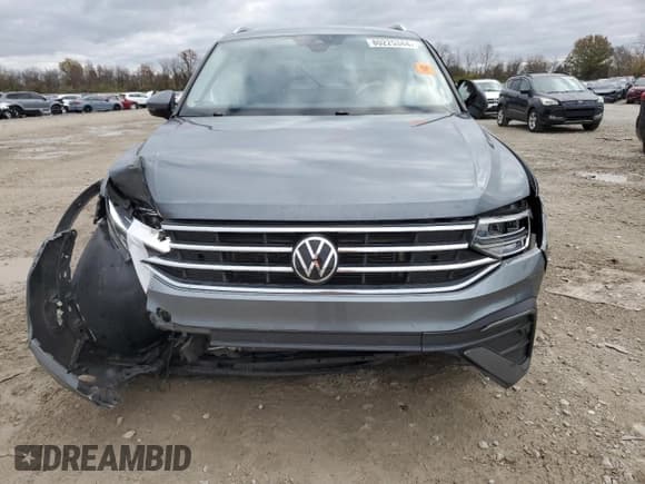 ✅ 2023 Volkswagen Tiguan SE • VIN: 3VV2B7AX2PM053394 • Lot: 80225344. Wystawiony na Copart z przebiegiem Nie podano. Bezpłatny archiwum sprzedaży aukcyjnych z USA i szczegółowy raport historii pojazdu na DreamBid. Zdjęcie 5.