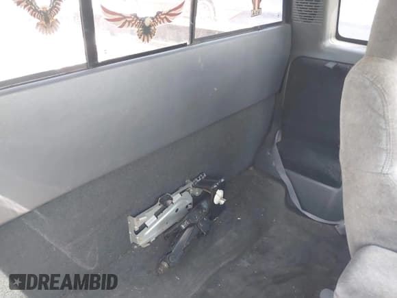 ✅ 2001 Chevrolet S-10 LS • VIN: 1GCDT19W41K181244 • Лот: 42129845. Опубликован ранее на IAAI с пробегом 183 368 миль. Бесплатный доступ к архиву аукционных продаж из США и подробный отчёт об истории автомобиля на DreamBid. Изображение 8.