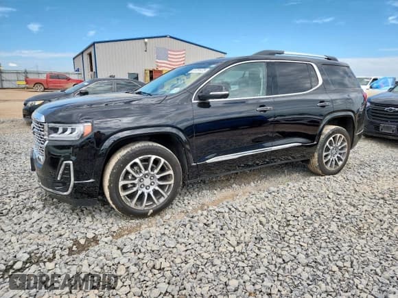 ✅ 2021 GMC Acadia Denali • VIN: 1GKKNPLS5MZ115098 • Lot: 61751475. Wystawiony na Copart z przebiegiem 75 417 mil. Bezpłatny archiwum sprzedaży aukcyjnych z USA i szczegółowy raport historii pojazdu na DreamBid. Zdjęcie 1.