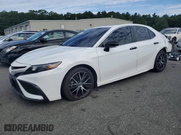 2022 Toyota Camry SE with VIN 4T1G11BK3NU061466, listed as a Copart auction lot 65036965 with 52,958 mi miles and Salvage title. Bid and sale history available at DreamBid. Image 1.