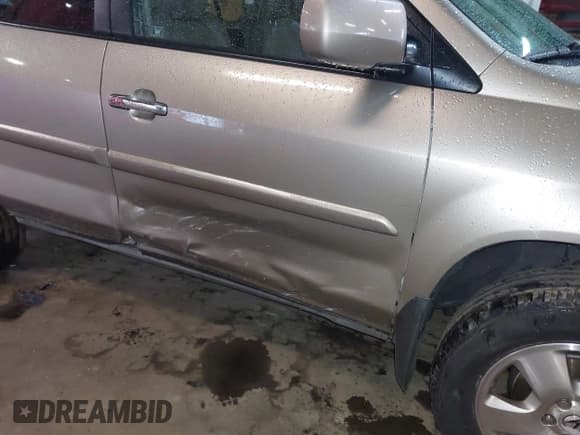 ✅ 2004 Acura MDX • VIN: 2HNYD18224H543011 • Lot: 42251942. Listed on IAAI with 186,696 mi. Free auction sales archive from the USA and detailed vehicle history report at DreamBid. Image 6.