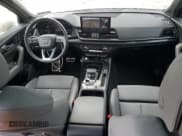 ✅ 2022 Audi SQ5 Premium Plus • VIN: WA1B4AFY2N2092122 • Лот: 66394155. Опубликован ранее на Copart с пробегом 25 888 миль. Бесплатный доступ к архиву аукционных продаж из США и подробный отчёт об истории автомобиля на DreamBid. Изображение 8.