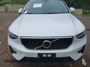 ✅ 2024 Volvo XC40 Ultimate Bright Theme • VIN: YV4L12UF8R2265543 • Lot: 42546549. Wystawiony na IAAI z przebiegiem Nie podano. Bezpłatny archiwum sprzedaży aukcyjnych z USA i szczegółowy raport historii pojazdu na DreamBid. Zdjęcie 10.