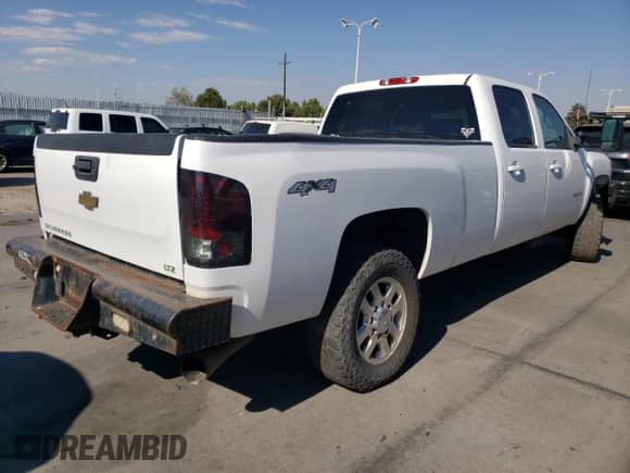 2011 Chevrolet Silverado 3500HD DRW LTZ с VIN 1GC4K1C81BF132820, выставлен на аукционе Copart как лот 71804524 с пробегом 267 399 миль миль и Чистый • Clean title. История ставок и продаж доступна на DreamBid. Изображение 3.