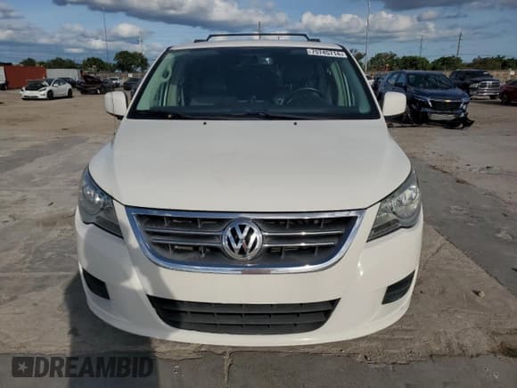 ✅ 2011 Volkswagen Routan SE • VIN: 2V4RW3DG0BR691768 • Лот: 75745714. Опубликован ранее на Copart с пробегом 137 846 миль. Бесплатный доступ к архиву аукционных продаж из США и подробный отчёт об истории автомобиля на DreamBid. Изображение 5.