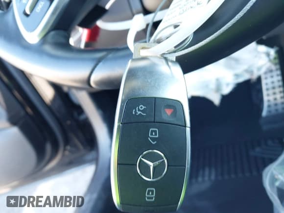 ✅ 2023 Mercedes-Benz C 300 • VIN: W1KWJ8EB0PG117360 • Lot: 41542060. Wystawiony na IAAI z przebiegiem 12 935 mil. Bezpłatny archiwum sprzedaży aukcyjnych z USA i szczegółowy raport historii pojazdu na DreamBid. Zdjęcie 11.