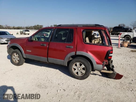 ✅ 2006 Ford Explorer XLT • VIN: 1FMEU73866UA45199 • Lot: 47339355. Wystawiony na Copart z przebiegiem 263 716 mil. Bezpłatny archiwum sprzedaży aukcyjnych z USA i szczegółowy raport historii pojazdu na DreamBid. Zdjęcie 2.