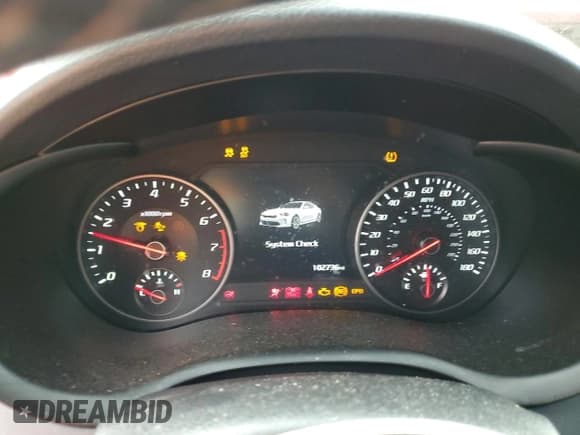 ✅ 2018 Kia Stinger GT2 • VIN: KNAE55LC5J6020668 • Лот: 85322765. Опубликован ранее на Copart с пробегом 102 736 миль. Бесплатный доступ к архиву аукционных продаж из США и подробный отчёт об истории автомобиля на DreamBid. Изображение 9.