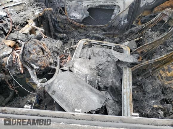 ✅ 2019 BMW 2 Series 230i xDrive • VIN: WBA2J3C57KVD49337 • Lot: 55321125. Wystawiony na Copart z przebiegiem Nie podano. Bezpłatny archiwum sprzedaży aukcyjnych z USA i szczegółowy raport historii pojazdu na DreamBid. Zdjęcie 7.