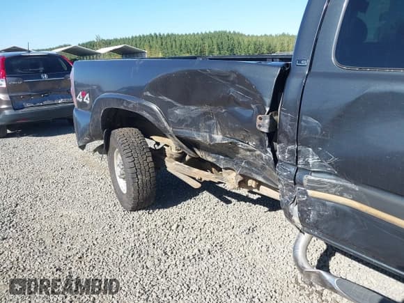 ✅ 2004 Chevrolet Silverado 2500HD LT • VIN: 1GCHK29124E144002 • Lot: 43278652. Wystawiony na IAAI z przebiegiem 179 331 mil. Bezpłatny archiwum sprzedaży aukcyjnych z USA i szczegółowy raport historii pojazdu na DreamBid. Zdjęcie 18.