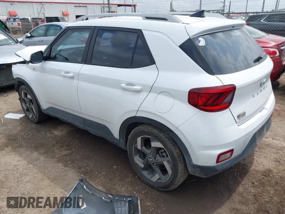 ✅ 2021 Hyundai Venue SEL • VIN: KMHRC8A3XMU063817 • Lot: 42090521. Listed on IAAI with 43,402 mi. Free auction sales archive from the USA and detailed vehicle history report at DreamBid. Image 3.