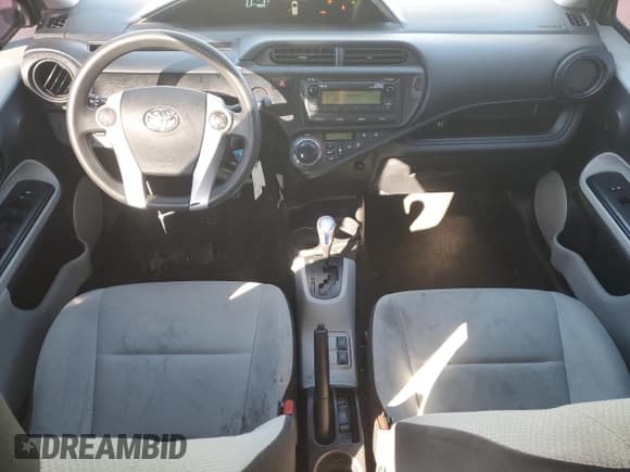 ✅ 2014 Toyota Prius One • VIN: JTDKDTB33E1559288 • Lot: 82450395. Wystawiony na Copart z przebiegiem 207 395 mil. Bezpłatny archiwum sprzedaży aukcyjnych z USA i szczegółowy raport historii pojazdu na DreamBid. Zdjęcie 8.