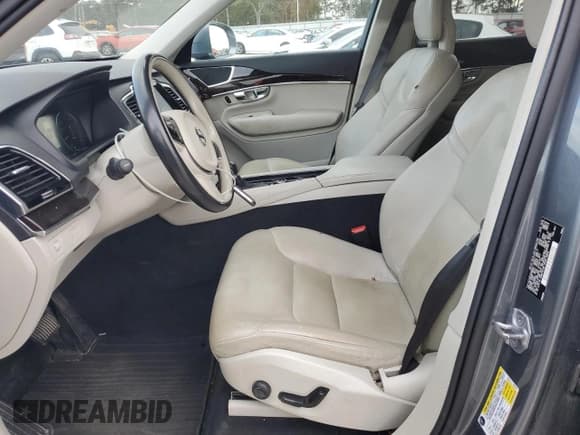 ✅ 2016 Volvo XC90 T6 Momentum • VIN: YV4A22PK3G1085547 • Lot: 90303875. Listed on Copart with 176,353 mi. Free auction sales archive from the USA and detailed vehicle history report at DreamBid. Image 7.