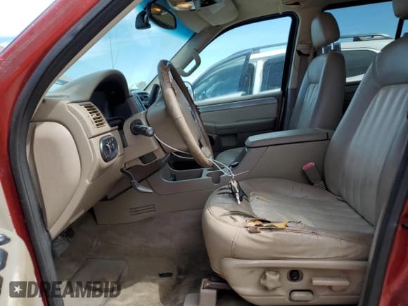 ✅ 2002 Mercury Mountaineer • VIN: 4M2ZU66K52UJ34838 • Lot: 74666154. Wystawiony na Copart z przebiegiem 269 269 mil. Bezpłatny archiwum sprzedaży aukcyjnych z USA i szczegółowy raport historii pojazdu na DreamBid. Zdjęcie 7.