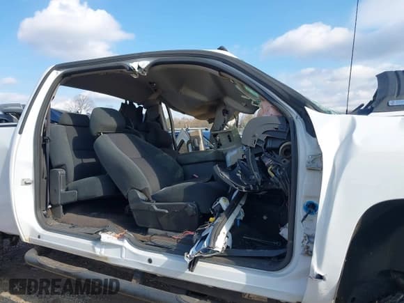 ✅ 2008 Chevrolet Silverado 2500HD 1LT • VIN: 1GCHC23668F225232 • Лот: 41136449. Опубликован ранее на IAAI с пробегом Не указан. Бесплатный доступ к архиву аукционных продаж из США и подробный отчёт об истории автомобиля на DreamBid. Изображение 12.