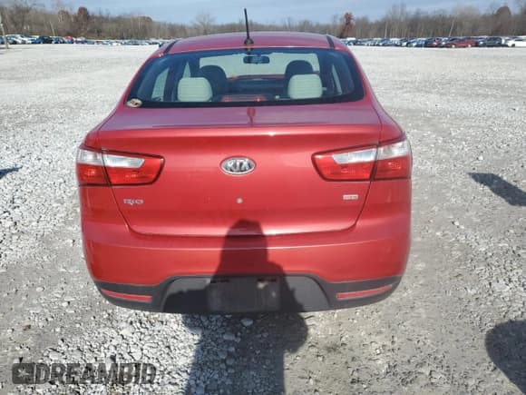 ✅ 2013 Kia Rio LX • VIN: KNADM4A38D6127469 • Lot: 92507275. Wystawiony na Copart z przebiegiem 143 613 mil. Bezpłatny archiwum sprzedaży aukcyjnych z USA i szczegółowy raport historii pojazdu na DreamBid. Zdjęcie 6.
